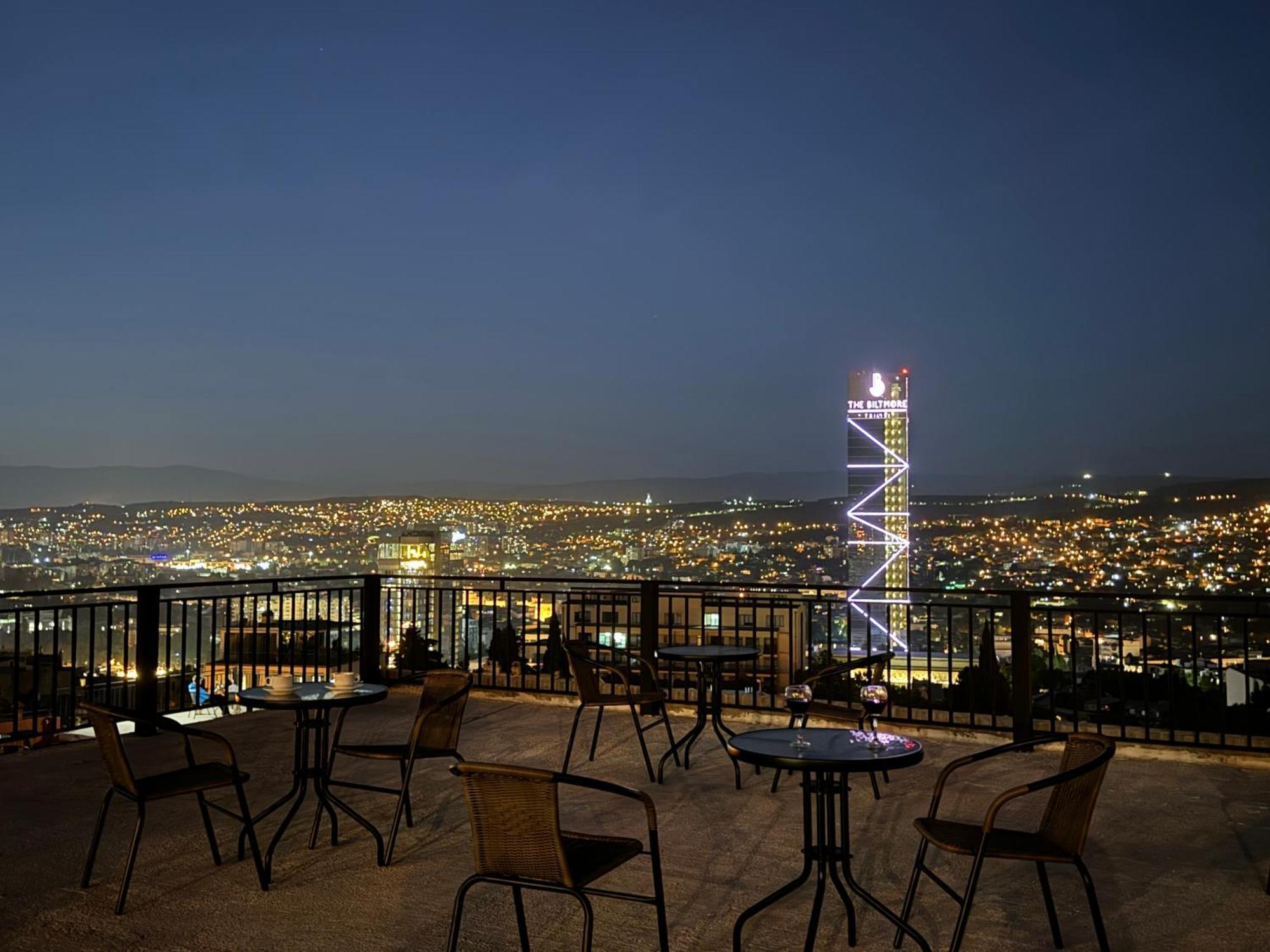 Brothers Apartments With Terrace In Old تبليسي المظهر الخارجي الصورة
